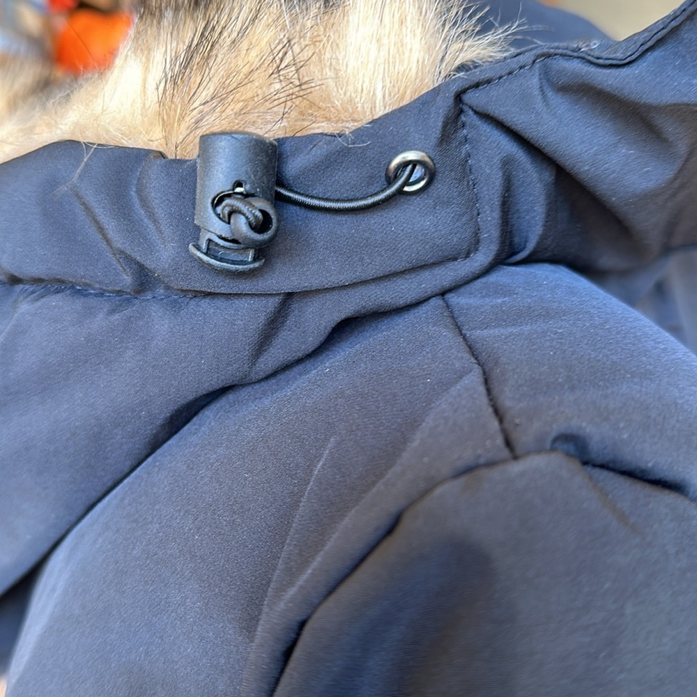 Black puffer long coat with faux fur hood size Large - Picture 15 of 16